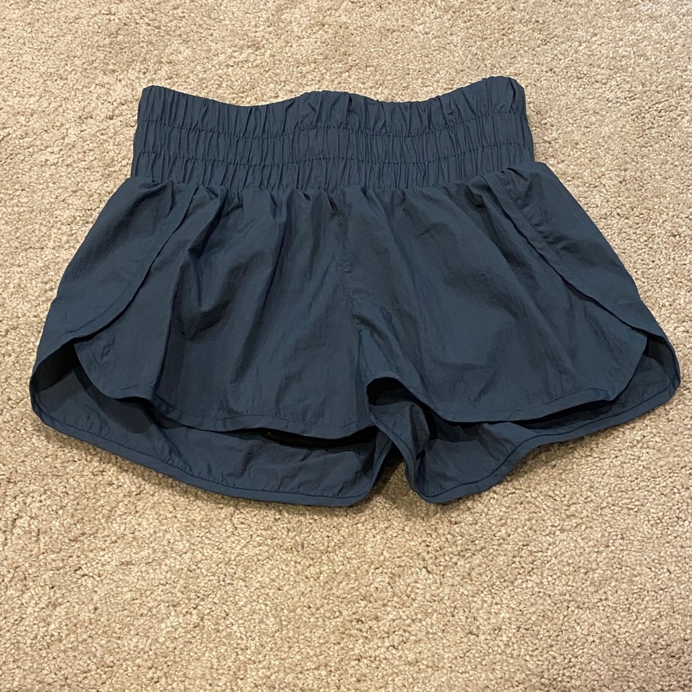Kimberly C women’s blue small shorts